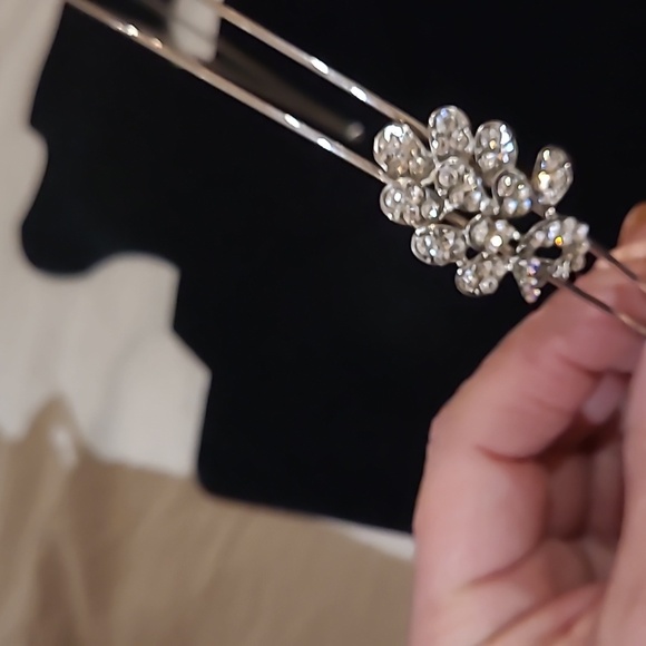 Rhinestone Headband Silver Very Sparkly - Picture 3 of 6